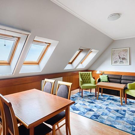 Holiday Club Apartman Hotel Heviz Bagian luar foto