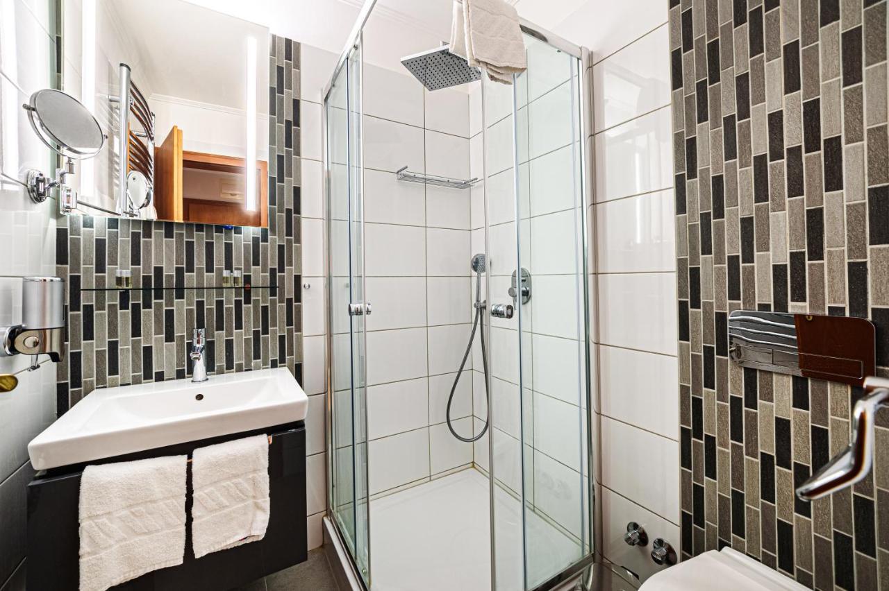 Holiday Club Apartman Hotel Heviz Bagian luar foto