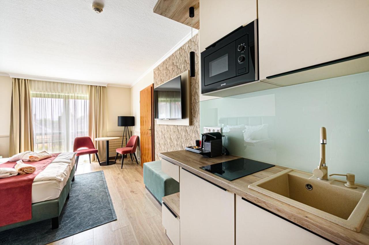 Holiday Club Apartman Hotel Heviz Bagian luar foto
