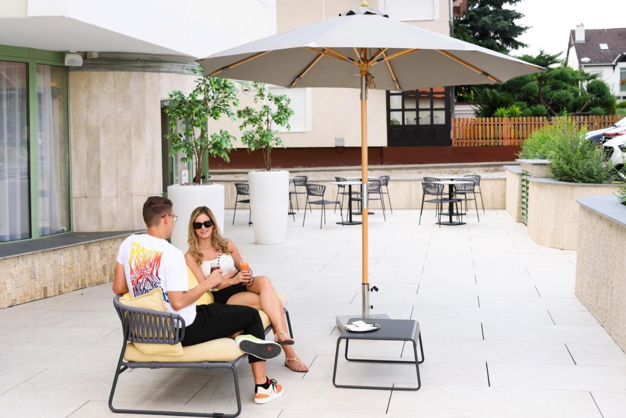 Holiday Club Apartman Hotel Heviz Bagian luar foto