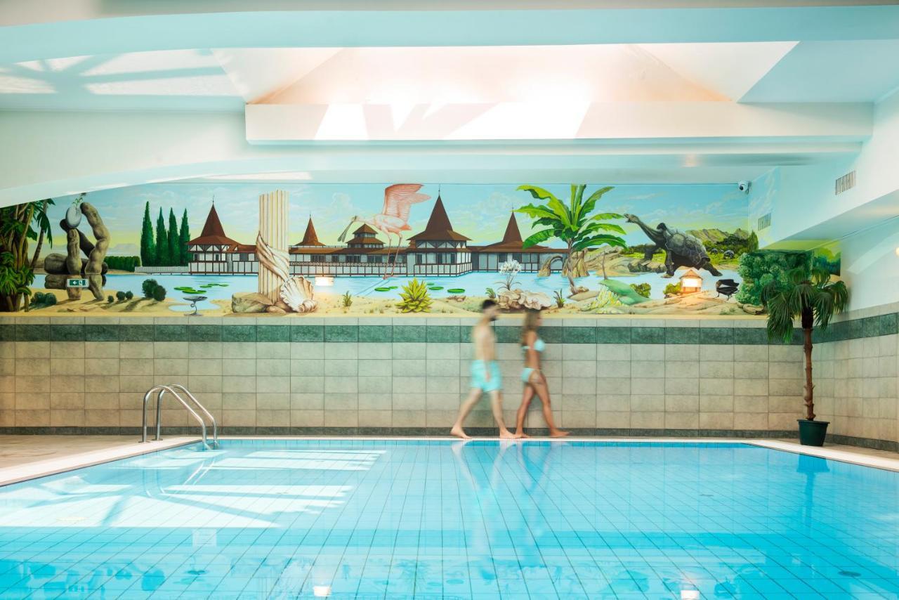 Holiday Club Apartman Hotel Heviz Bagian luar foto