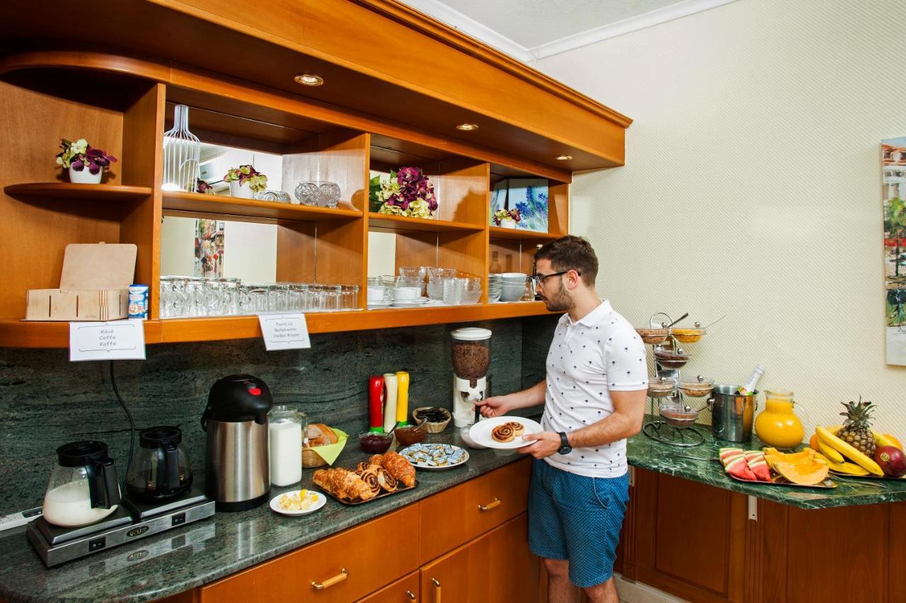 Holiday Club Apartman Hotel Heviz Bagian luar foto