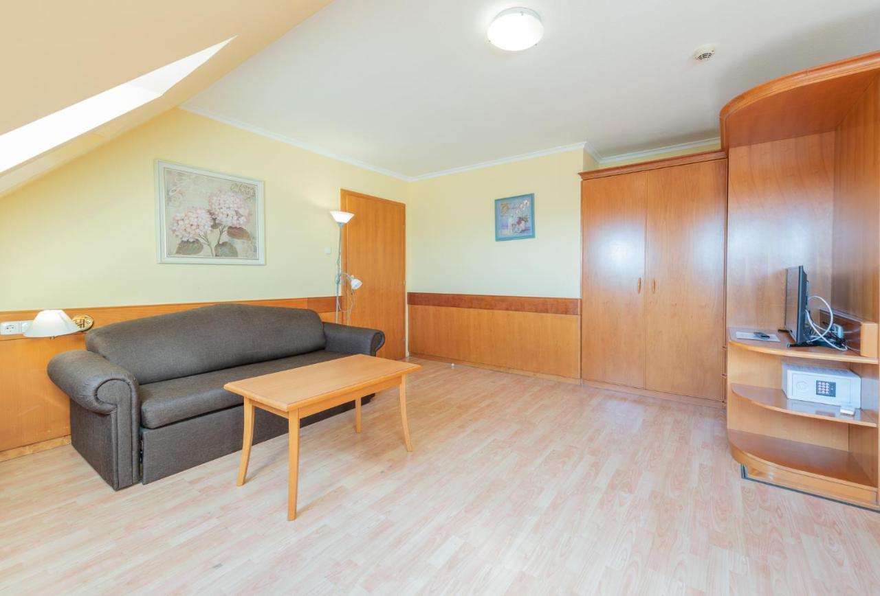 Holiday Club Apartman Hotel Heviz Bagian luar foto